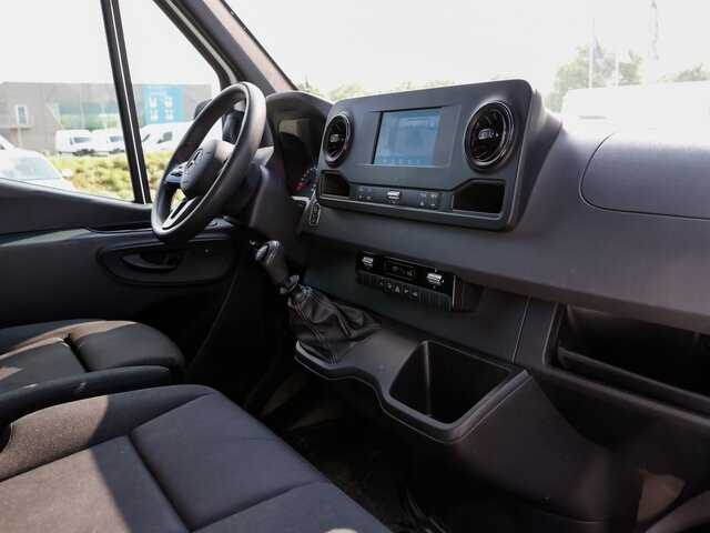 MERCEDES-BENZ Sprinter 317 Maxi,MBUX,Kamera,Tempomat... - Товарно комбе: слика 4 MERCEDES-BENZ Sprinter 317 Maxi,MBUX,Kamera,Tempomat... - Товарно комбе: слика 4