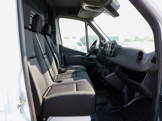 MERCEDES-BENZ Sprinter 317 Maxi,MBUX,Kamera,Tempomat - Товарно комбе: слика 3 MERCEDES-BENZ Sprinter 317 Maxi,MBUX,Kamera,Tempomat - Товарно комбе: слика 3