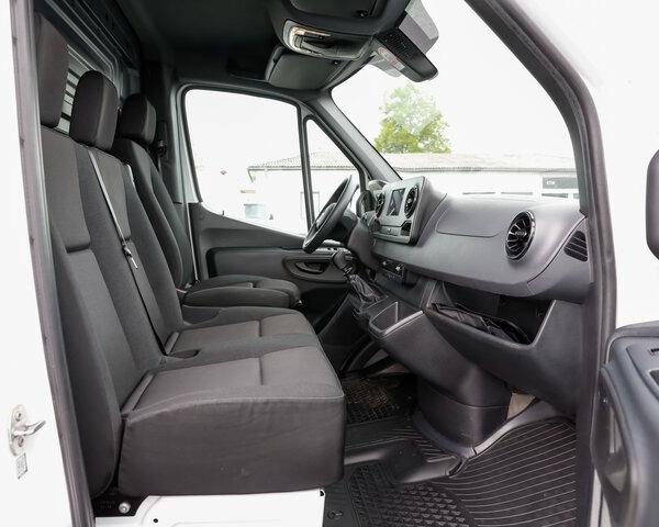 MERCEDES-BENZ Sprinter 317 Maxi,MBUX,Kamera,Tempomat - Товарно комбе: слика 3 MERCEDES-BENZ Sprinter 317 Maxi,MBUX,Kamera,Tempomat - Товарно комбе: слика 3