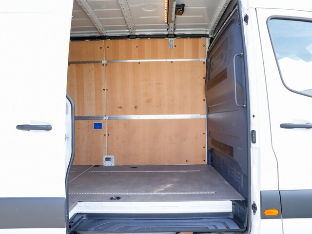 MERCEDES-BENZ Sprinter 317 Maxi,MBUX,Kamera,Tempomat - Товарно комбе: слика 2 MERCEDES-BENZ Sprinter 317 Maxi,MBUX,Kamera,Tempomat - Товарно комбе: слика 2