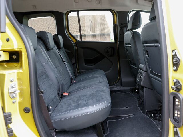 MERCEDES-BENZ T 180 Progressive,AHK,LED,Navi,Kamera,Tempomat - Патничко комбе: слика 2 MERCEDES-BENZ T 180 Progressive,AHK,LED,Navi,Kamera,Tempomat - Патничко комбе: слика 2