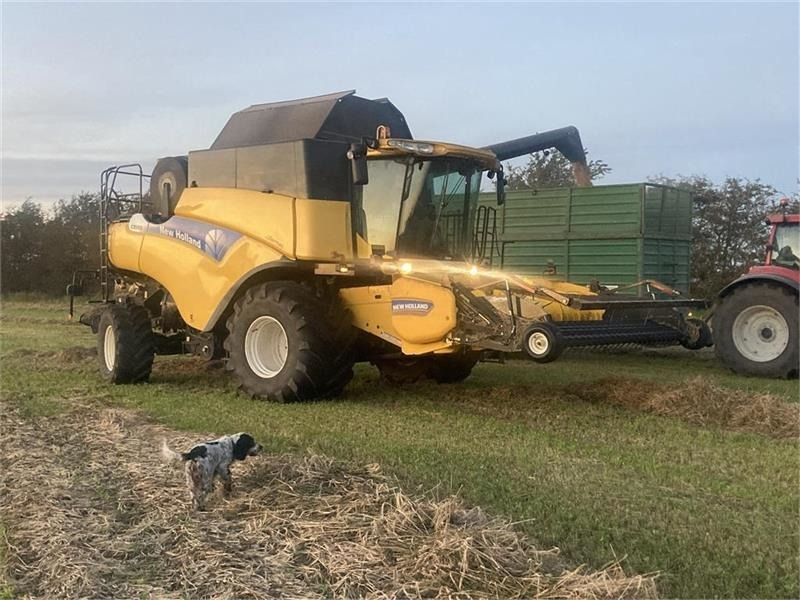 New Holland CR 980 1050er hjul og 30Fod 4 hjulstræk - Комбајн: слика 3 New Holland CR 980 1050er hjul og 30Fod 4 hjulstræk - Комбајн: слика 3