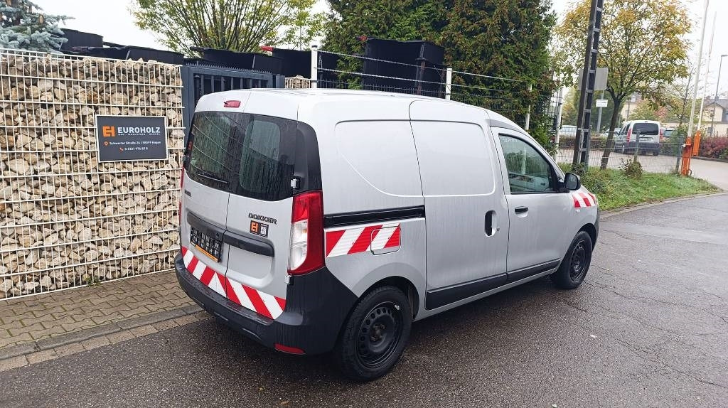 Dacia Dokker Transporter, Kastenwagen mit Schubladen - Мало комбе: слика 4 Dacia Dokker Transporter, Kastenwagen mit Schubladen - Мало комбе: слика 4