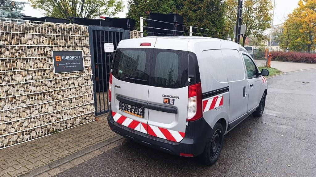 Dacia Dokker Transporter, Kastenwagen mit Schubladen - Мало комбе: слика 3 Dacia Dokker Transporter, Kastenwagen mit Schubladen - Мало комбе: слика 3