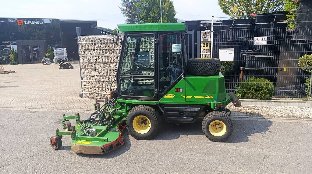 John Deere 1505 vollhydr. Großflächenmäher 3 m Mähwerk Allrad - Косилка: слика 5 John Deere 1505 vollhydr. Großflächenmäher 3 m Mähwerk Allrad - Косилка: слика 5
