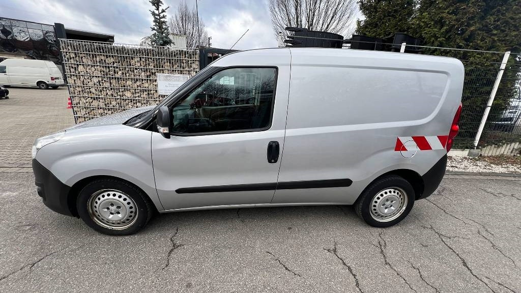 Комбе фургон Opel Combo 1.3, Kasten, Transporter, Werkstattschränke: слика 22