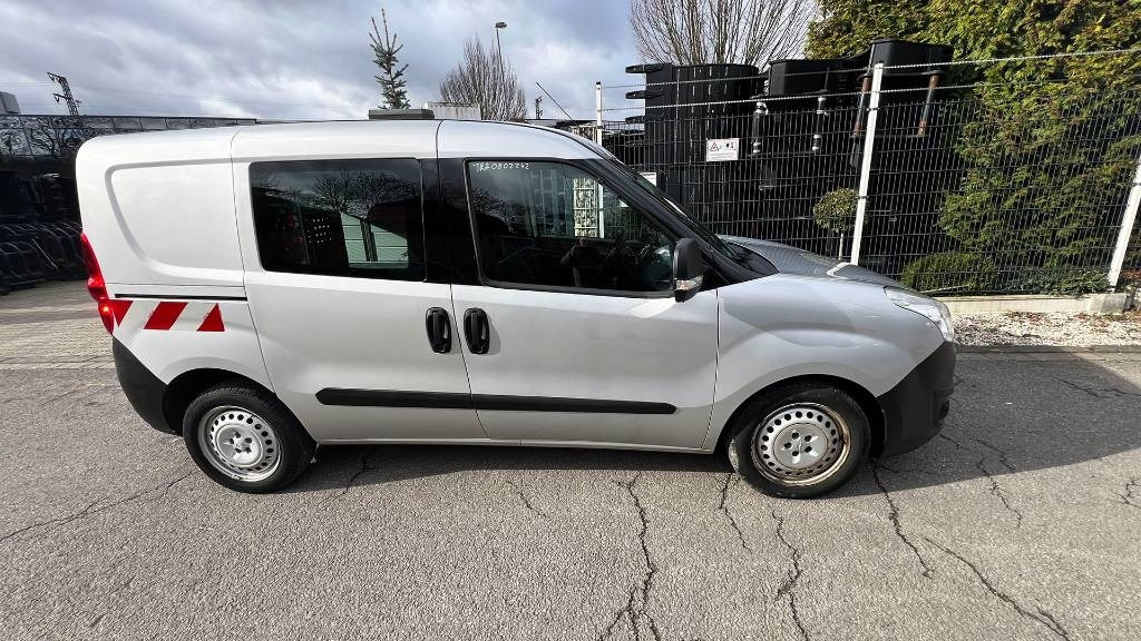 Комбе фургон Opel Combo 1.3, Kasten, Transporter, Werkstattschränke: слика 6