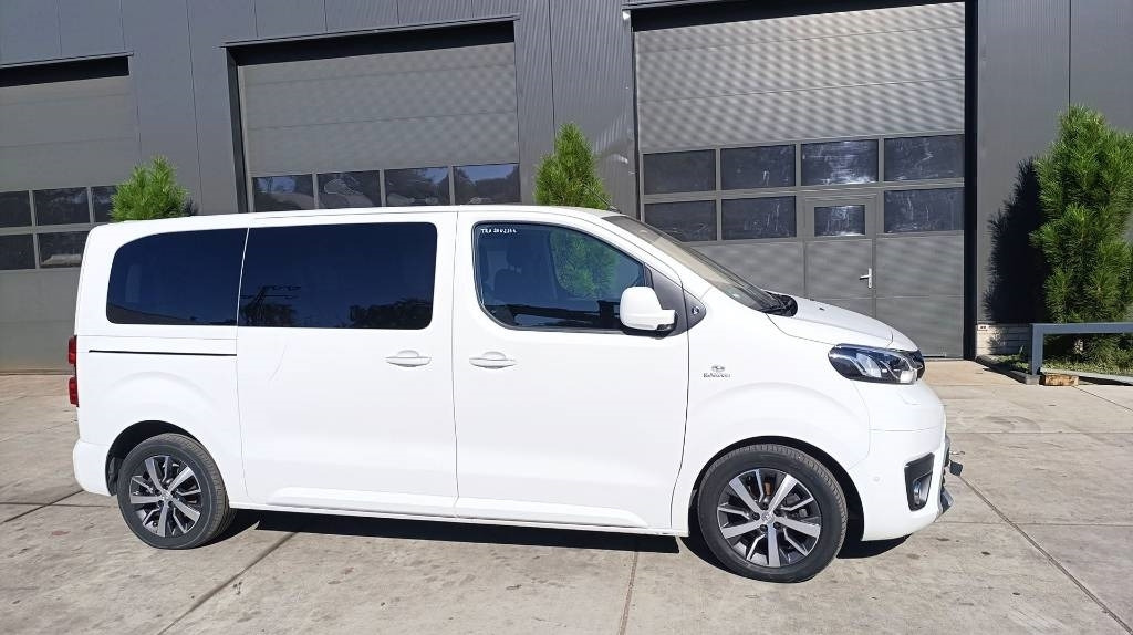 Toyota Proace 2.0 Van, Kleinbus, 7-Sitzer, Turboschaden - Товарно комбе: слика 3 Toyota Proace 2.0 Van, Kleinbus, 7-Sitzer, Turboschaden - Товарно комбе: слика 3