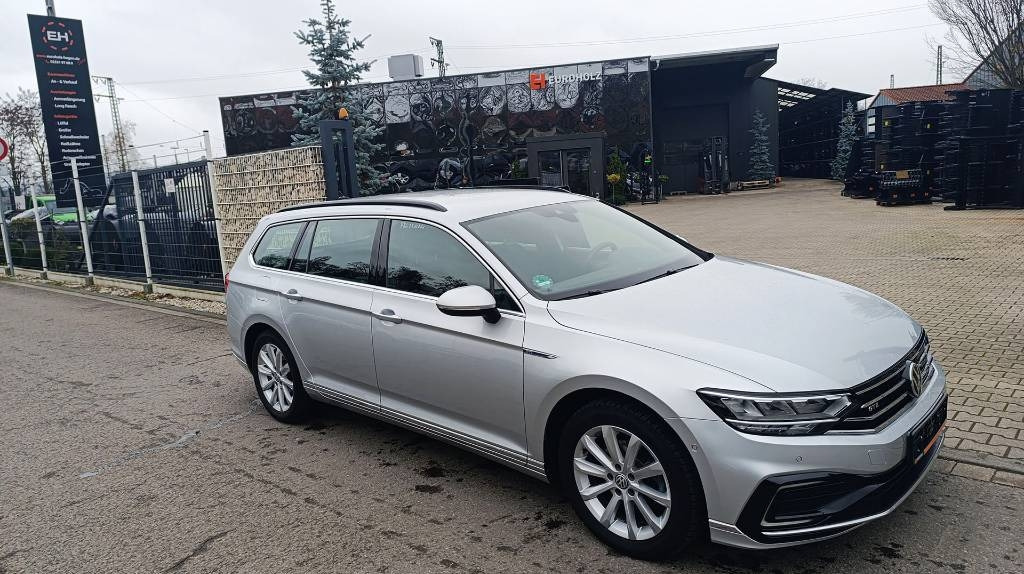 Volkswagen Passat GTE 1.4 TSI DSG GTE Plug-in-Hybrid 1. Hand - Автомобил: слика 1 Volkswagen Passat GTE 1.4 TSI DSG GTE Plug-in-Hybrid 1. Hand - Автомобил: слика 1