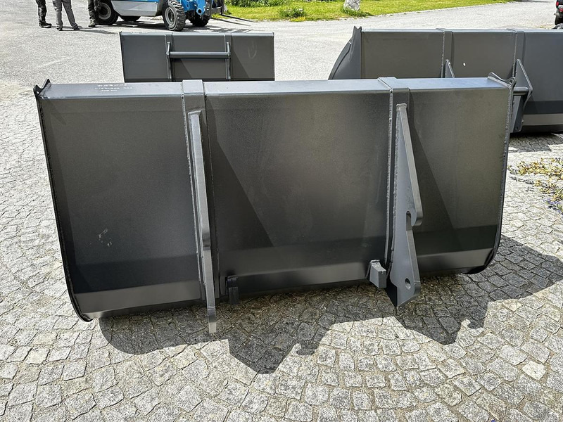 Big Volumenschaufel 200cm mit Liebherr 509 Aufnahme - Корпа: слика 3 Big Volumenschaufel 200cm mit Liebherr 509 Aufnahme - Корпа: слика 3