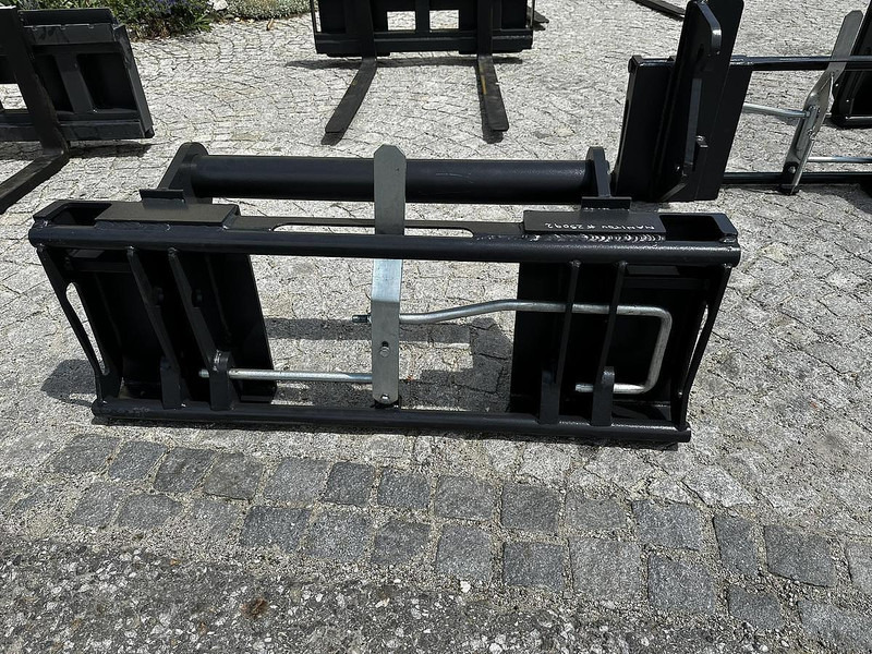 Big Adapter Genie Terex auf Manitou Aufnahme - Градежна машина: слика 1 Big Adapter Genie Terex auf Manitou Aufnahme - Градежна машина: слика 1