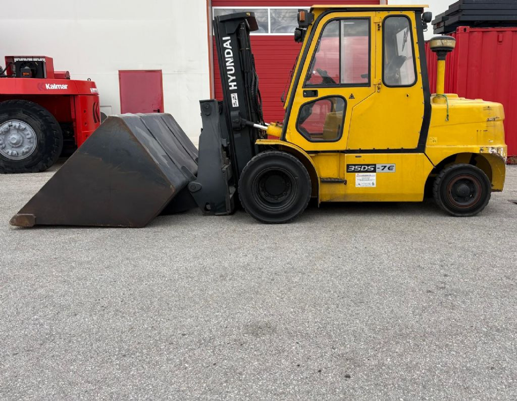 Hyundai 45DS-7E - Дизел вилушкар: слика 1 Hyundai 45DS-7E - Дизел вилушкар: слика 1