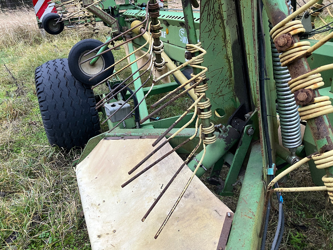Krone Swadro 1250 - Превртувач и гребло: слика 2 Krone Swadro 1250 - Превртувач и гребло: слика 2