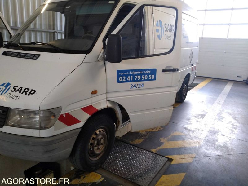 334-AFA-49 /Mercedes Sprinter avec Hayon Hydraulique - Товарно комбе: слика 2 334-AFA-49 /Mercedes Sprinter avec Hayon Hydraulique - Товарно комбе: слика 2