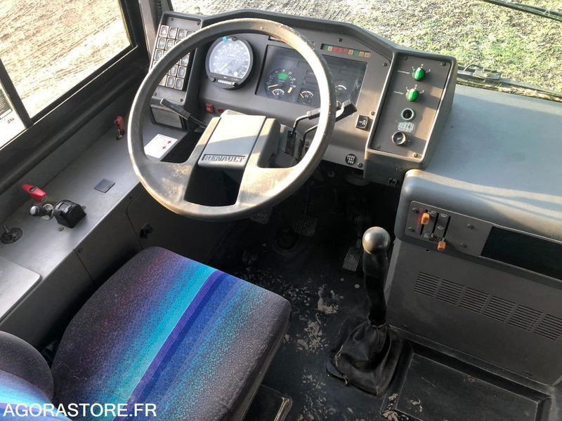 AUTOCAR RENAULT MEDIUM 36 PL - Школски автобус: слика 4 AUTOCAR RENAULT MEDIUM 36 PL - Школски автобус: слика 4