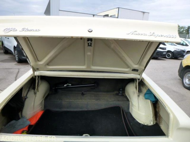Автомобил Alfa Romeo Giulia - 1976 - 92500km - COLLECTION - Livret d'origine: слика 8