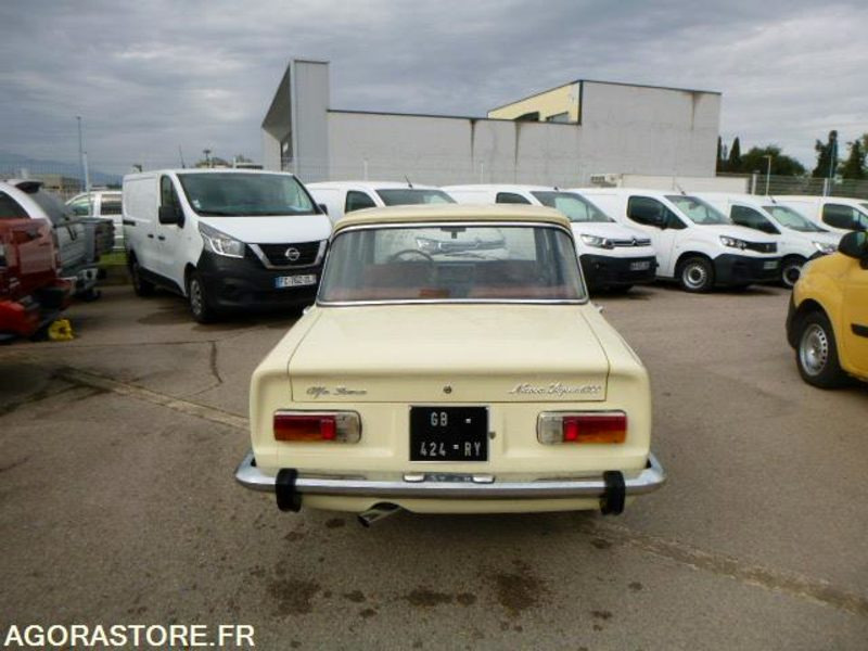 Автомобил Alfa Romeo Giulia - 1976 - 92500km - COLLECTION - Livret d'origine: слика 11