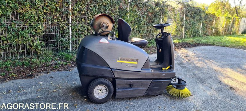 BALAYEUSE KARCHER - 2012 - 182 heures - Возило за метење: слика 2 BALAYEUSE KARCHER - 2012 - 182 heures - Возило за метење: слика 2