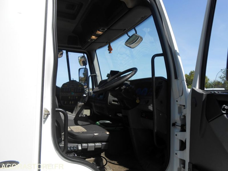 BALAYEUSE RENAULT PL - Возило за метење: слика 3 BALAYEUSE RENAULT PL - Возило за метење: слика 3