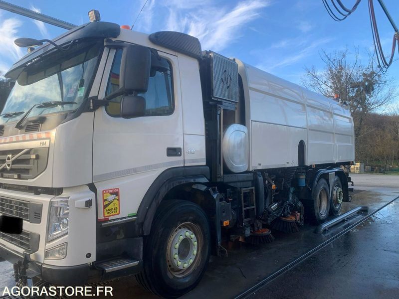 BALAYEUSE VOLVO BLANC 6 ROUES - ANNEE 2013 - 245000KMS - Возило за метење: слика 3 BALAYEUSE VOLVO BLANC 6 ROUES - ANNEE 2013 - 245000KMS - Возило за метење: слика 3