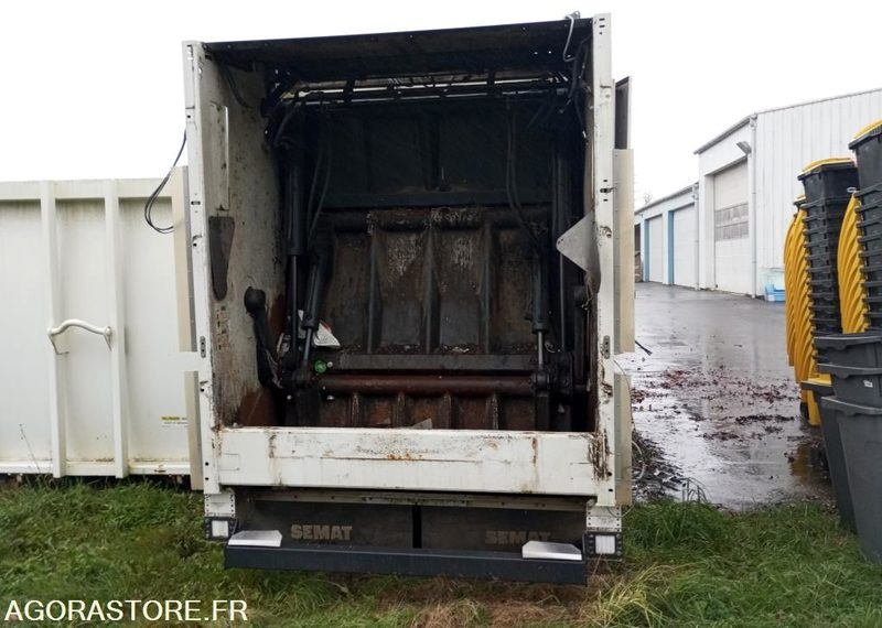 BOM Renault non roulante (sans culasse) 347000kms - Камион за ѓубре: слика 2 BOM Renault non roulante (sans culasse) 347000kms - Камион за ѓубре: слика 2