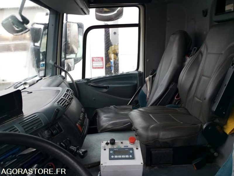 BOM Renault non roulante (sans culasse) 347000kms - Камион за ѓубре: слика 3 BOM Renault non roulante (sans culasse) 347000kms - Камион за ѓубре: слика 3