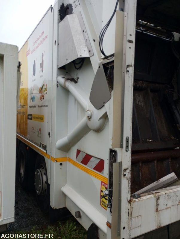 BOM Renault non roulante (sans culasse) 347000kms - Камион за ѓубре: слика 4 BOM Renault non roulante (sans culasse) 347000kms - Камион за ѓубре: слика 4