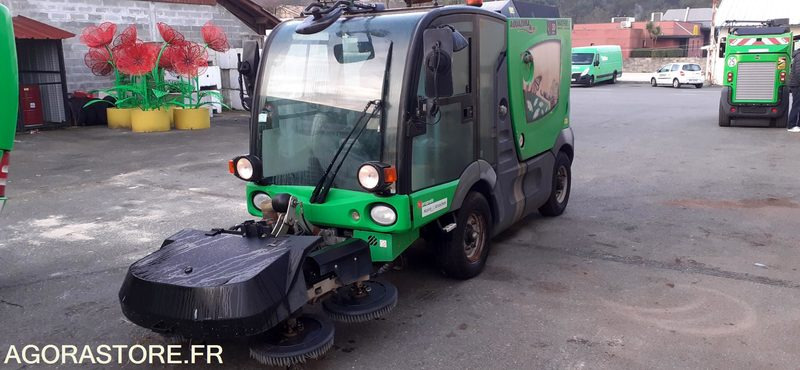 BROSSEUSE ASPIRATIRICE AQUAZURA MC200 - Возило за метење: слика 1 BROSSEUSE ASPIRATIRICE AQUAZURA MC200 - Возило за метење: слика 1