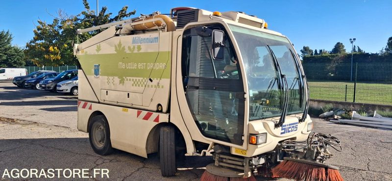 Balayeuse Euroclean Sicas modèle Millennium " New Generation" - Возило за метење: слика 1 Balayeuse Euroclean Sicas modèle Millennium " New Generation" - Возило за метење: слика 1