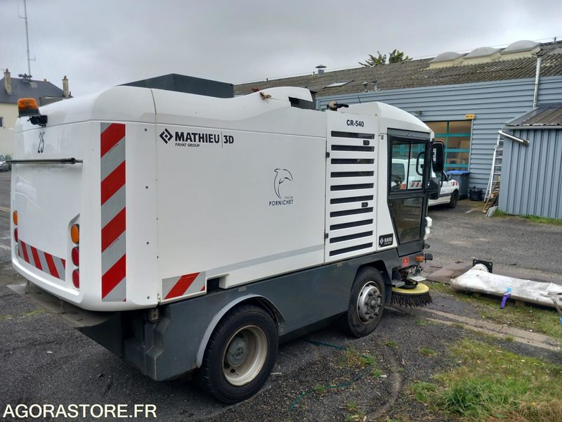 Balayeuse RAVO 540 XL + 3ème balai - Возило за метење: слика 3 Balayeuse RAVO 540 XL + 3ème balai - Возило за метење: слика 3
