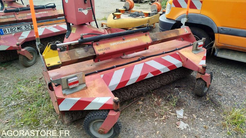 Balayeuse tractée - Rabaud - 72050C - Градежна опрема: слика 3 Balayeuse tractée - Rabaud - 72050C - Градежна опрема: слика 3
