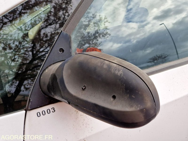 Bollore Bluecar - 93127 -2013- CY933MT - Автомобил: слика 4 Bollore Bluecar - 93127 -2013- CY933MT - Автомобил: слика 4