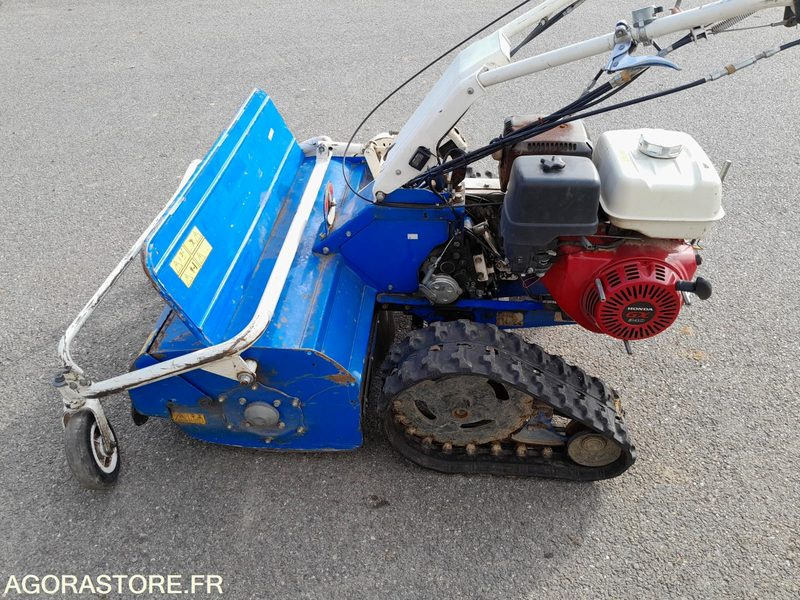 Broyeur fléaux à chenilles ISEKI HRCE80 (TT402) - Градинарска опрема: слика 3 Broyeur fléaux à chenilles ISEKI HRCE80 (TT402) - Градинарска опрема: слика 3