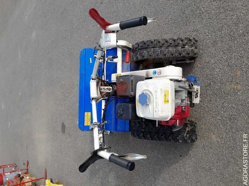 Broyeur fléaux à chenilles ISEKI HRCE80 (TT402) - Градинарска опрема: слика 4 Broyeur fléaux à chenilles ISEKI HRCE80 (TT402) - Градинарска опрема: слика 4