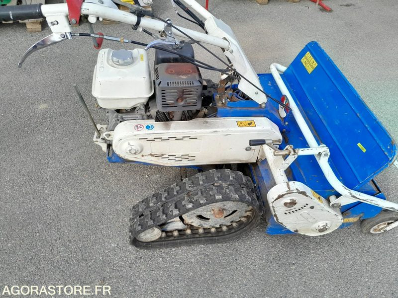 Broyeur fléaux à chenilles ISEKI HRCE80 (TT402) - Градинарска опрема: слика 2 Broyeur fléaux à chenilles ISEKI HRCE80 (TT402) - Градинарска опрема: слика 2