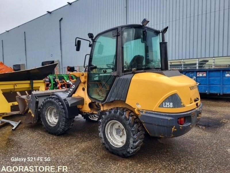 CHARGEUSE VOLVO L25B-P 2008 6200 HEURES - Натоварувач: слика 3 CHARGEUSE VOLVO L25B-P 2008 6200 HEURES - Натоварувач: слика 3