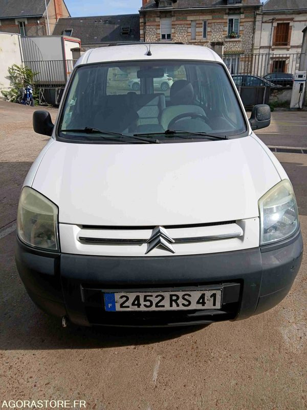 CITROEN BERLINGO 1.4 - Автомобил: слика 1 CITROEN BERLINGO 1.4 - Автомобил: слика 1