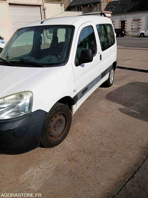 CITROEN BERLINGO 1.4 - Автомобил: слика 2 CITROEN BERLINGO 1.4 - Автомобил: слика 2