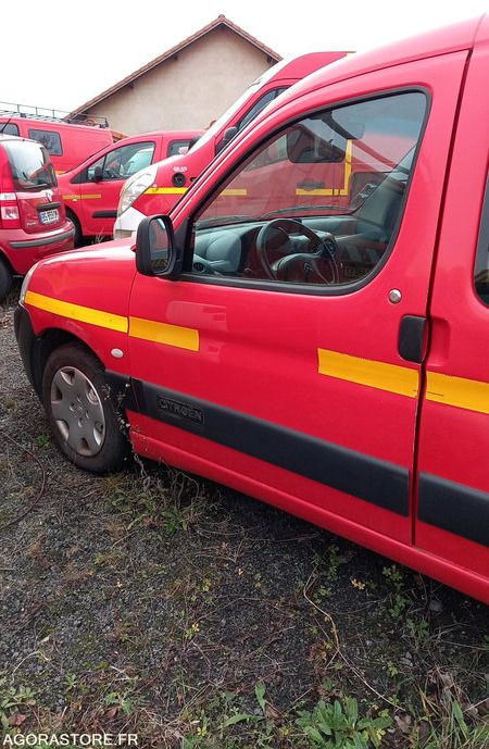 CITROËN - BERLINGO - 2004 - 137974KM - 22BET57 - Мало комбе: слика 4 CITROËN - BERLINGO - 2004 - 137974KM - 22BET57 - Мало комбе: слика 4