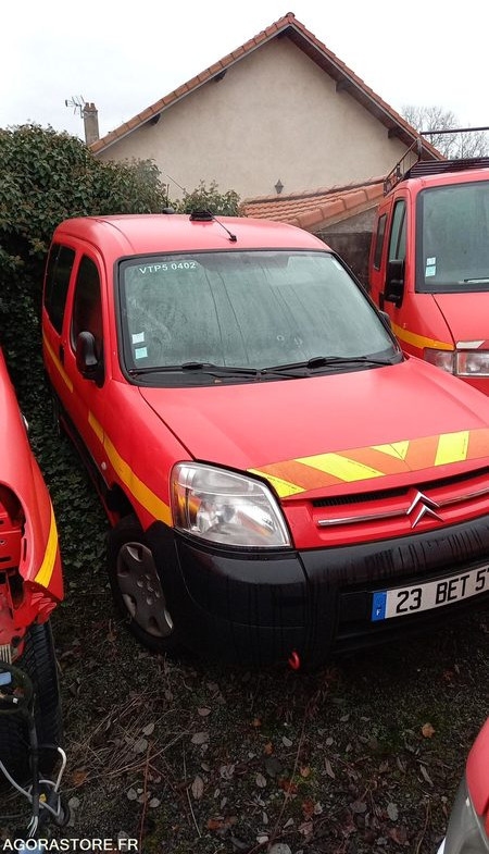 CITROËN - BERLINGO - 2004 - 172695km - 23BET57 - Мало комбе: слика 2 CITROËN - BERLINGO - 2004 - 172695km - 23BET57 - Мало комбе: слика 2