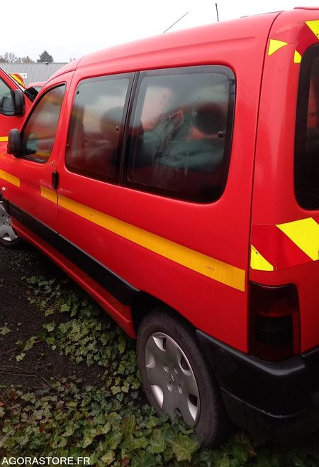 CITROËN - BERLINGO - 2004 - 172695km - 23BET57 - Мало комбе: слика 4 CITROËN - BERLINGO - 2004 - 172695km - 23BET57 - Мало комбе: слика 4