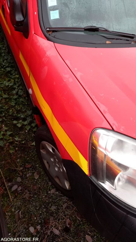 CITROËN - BERLINGO - 2004 - 172695km - 23BET57 - Мало комбе: слика 5 CITROËN - BERLINGO - 2004 - 172695km - 23BET57 - Мало комбе: слика 5