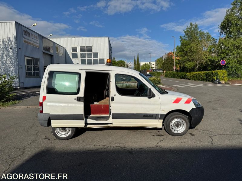 CITROËN BERLINGO - 2010 - 211 000 KM - Мало комбе: слика 5 CITROËN BERLINGO - 2010 - 211 000 KM - Мало комбе: слика 5