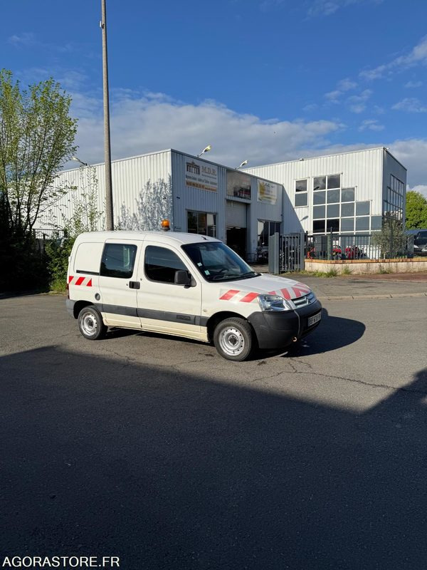 CITROËN BERLINGO - 2010 - 211 000 KM - Мало комбе: слика 4 CITROËN BERLINGO - 2010 - 211 000 KM - Мало комбе: слика 4