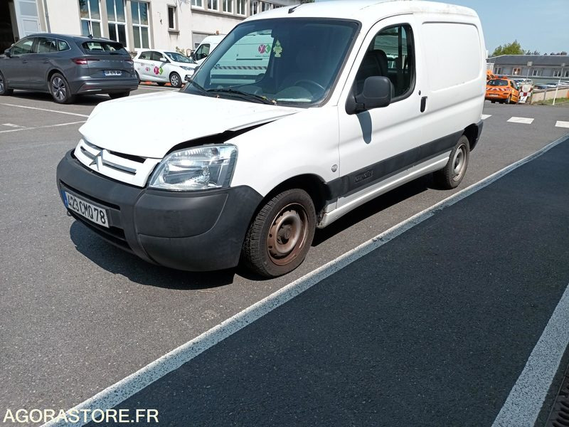 CITROEN Berlingo - 423 CMQ 78 - Мало комбе: слика 2 CITROEN Berlingo - 423 CMQ 78 - Мало комбе: слика 2