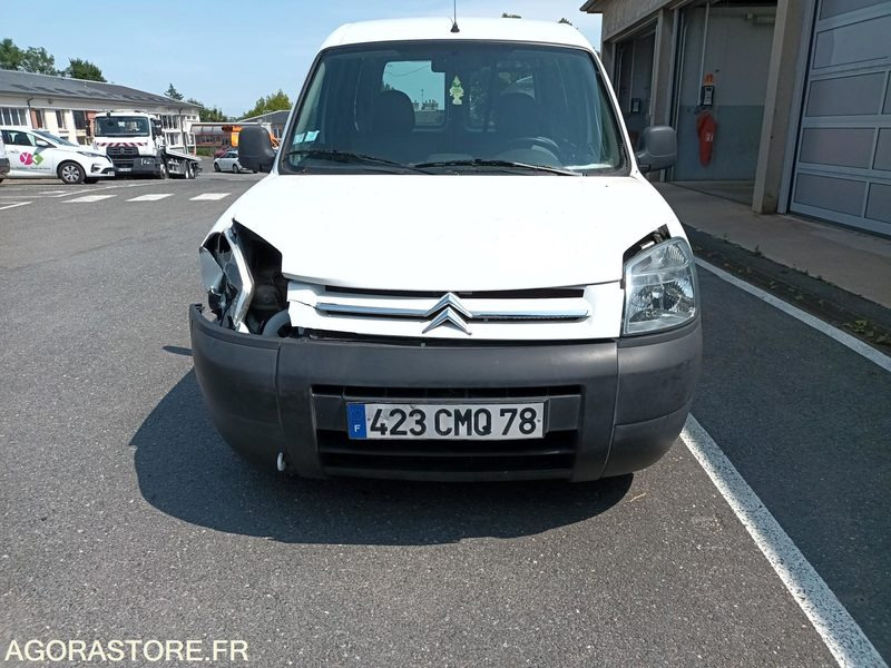 CITROEN Berlingo - 423 CMQ 78 - Мало комбе: слика 3 CITROEN Berlingo - 423 CMQ 78 - Мало комбе: слика 3