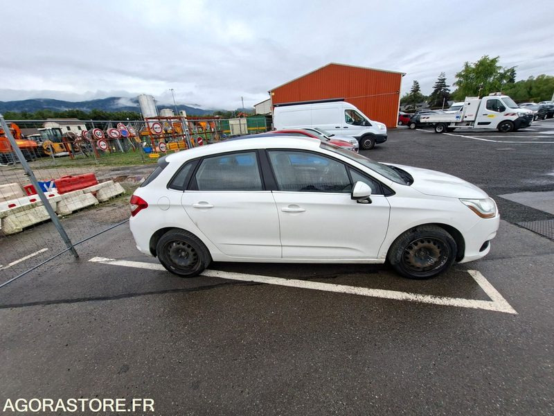 CITROEN C4 Entreprise VU 5p Berline HD- 2014 - 216471 KM - P0403314 - Автомобил: слика 2 CITROEN C4 Entreprise VU 5p Berline HD- 2014 - 216471 KM - P0403314 - Автомобил: слика 2