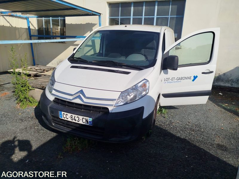 CITROEN JUMPY CC-643 - 2013 - Товарно комбе: слика 1 CITROEN JUMPY CC-643 - 2013 - Товарно комбе: слика 1