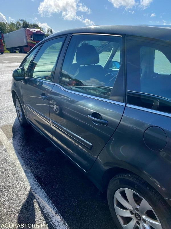 CITROEN PICASSO // CT-011-LS // 2013 - 215 102 KM - Автомобил: слика 2 CITROEN PICASSO // CT-011-LS // 2013 - 215 102 KM - Автомобил: слика 2