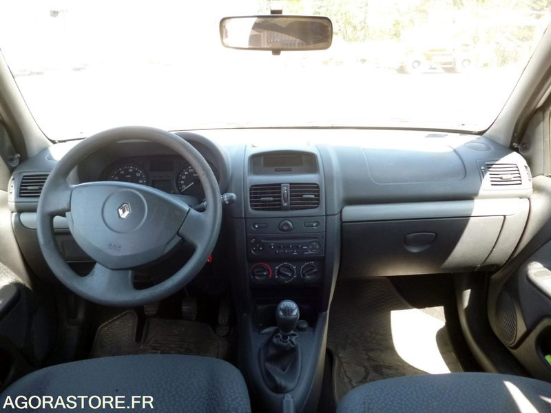 CLIO 2 ESSENCE - Автомобил: слика 5 CLIO 2 ESSENCE - Автомобил: слика 5